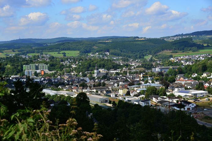 Het meisje leefde jarenlang in een afgesloten kamer in het huis van haar grootouders in Attendorn in het Sauerland, zo’n 120 kilometer ten oosten van Roermond.