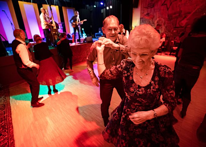 Het begon met tien bij elkaar gebrachte jukeboxen, daarna stapte Back to the 60's and 70's in Heusden over op live bands.