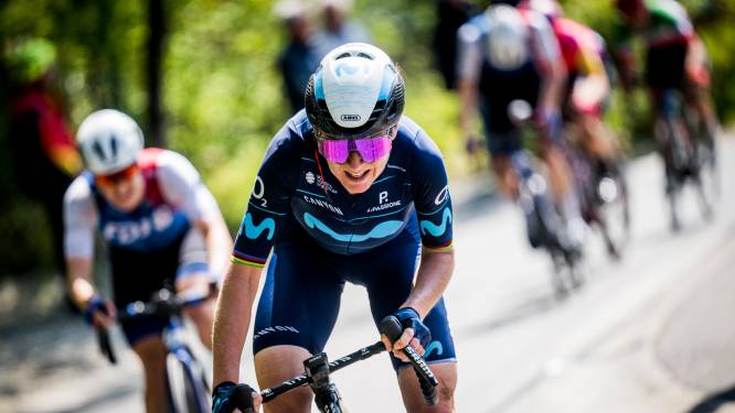 Annemiek van Vleuten breekt pols, Giro en Tour niet in gevaar: ‘Heel vervelend, door zoiets ongelukkigs’