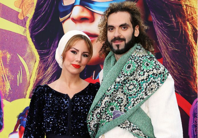Een dolgelukkig Adil El Arbi aan de zijde van zijn vrouw Loubna Khalkhali, een journaliste bij VRT. De twee stapten eind vorig jaar in het huwelijksbootje. "We zijn ontzettend gelukkig en verliefd."