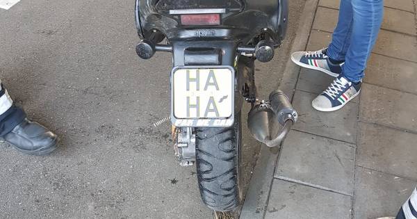 HA-HA blijkt geen geldig kenteken; Vinkelse heler (23) is scooter kwijt - BD.nl