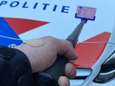 Politie doet in Noord-Nederland proef met wapenstok voor afstand bij controle