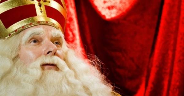 Sinterklaasintocht in haven Genderen