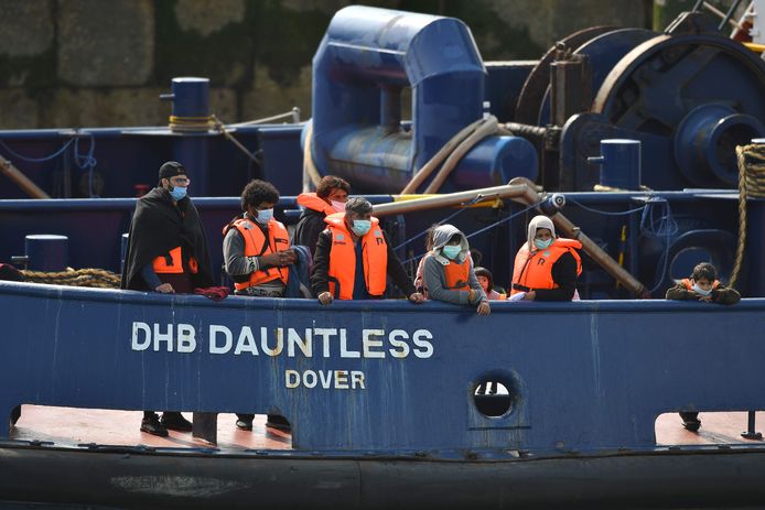 Migranten die probeerden het Kanaal over te steken om het Verenigd Koninkrijk binnen te komen.