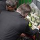 Belgische delegatie legt bloemen neer aan de Bataclan in Parijs