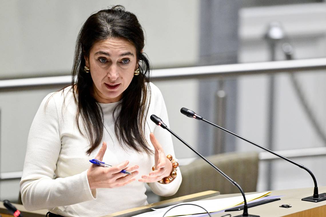 Demir onder vuur bij scholieren, leerkrachten én coalitiepartners: ‘Ze voert beleid vanuit buikgevoel, zonder overleg’