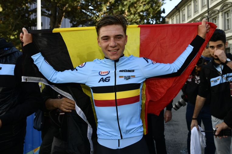 Remco Evenepoel Rijdt Concurrentie Aan Gort En Wordt Wereldkampioen Tijdrijden Bij De Junioren De Morgen