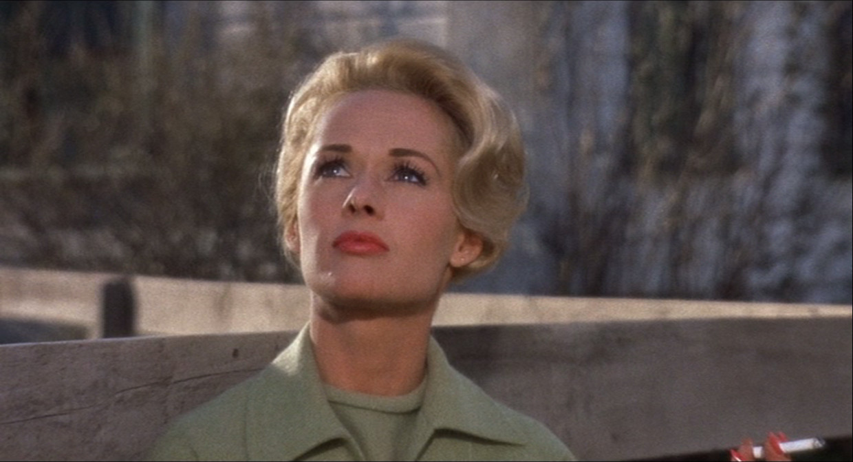 Tippi Hedren in The Birds van Alfred Hitchcock. Beeld 