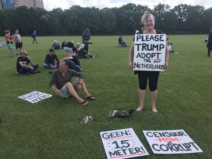 Demonstratie in Groningen, er was ook steun voor president Trump.