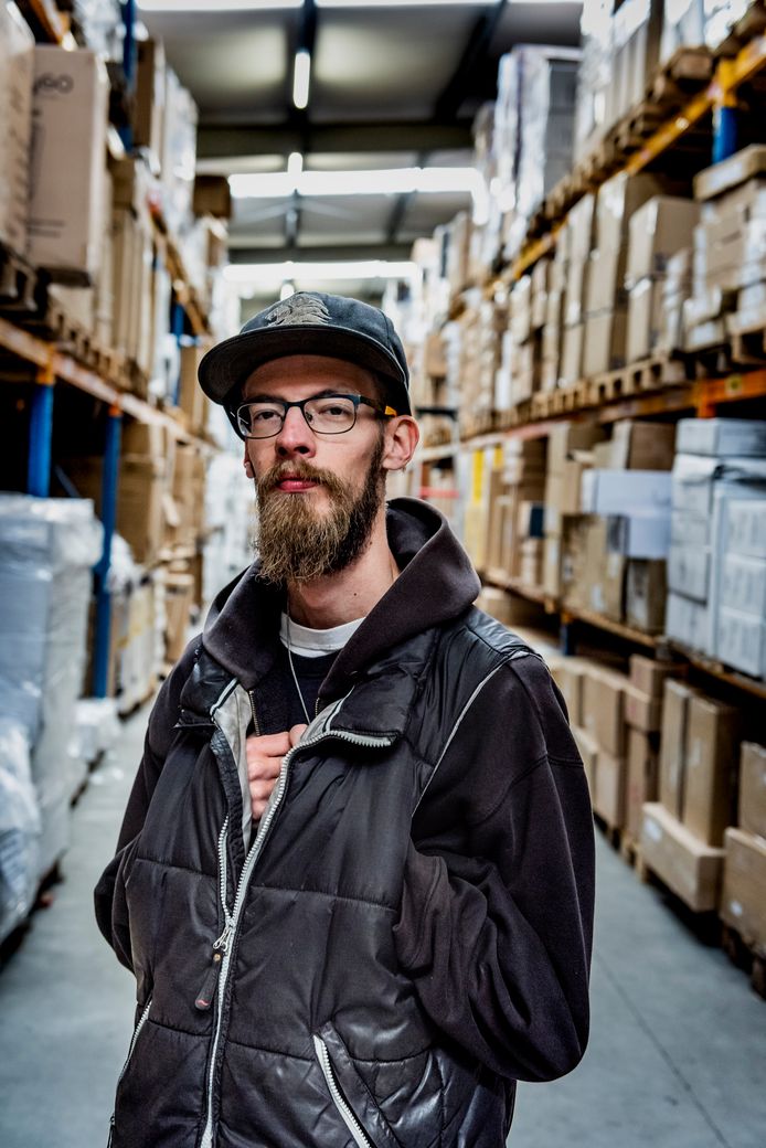 Bas Langenberg werkte in de gehandicaptenzorg maar verloor zijn baan door bezuinigingen. Bij MamaLoes mocht hij 4,5 jaar geleden na een lange zoektocht aan de slag.