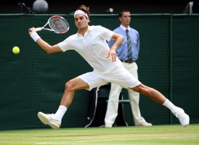 Tennisser Roger Federer heeft zonder grote problemen de vierde ronde van Wimbledon bereikt. ANP
