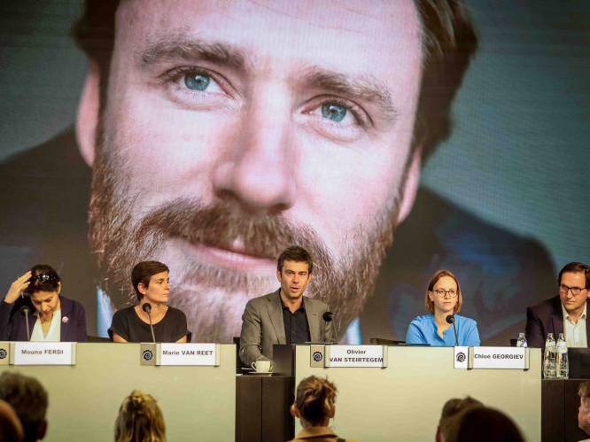 Vrienden van Olivier Vandecasteele na vrijlating: “Hij liep diagonalen op gevangeniskoer van 3 op 5 meter om zijn conditie te onderhouden, tot wel 20 kilometer”