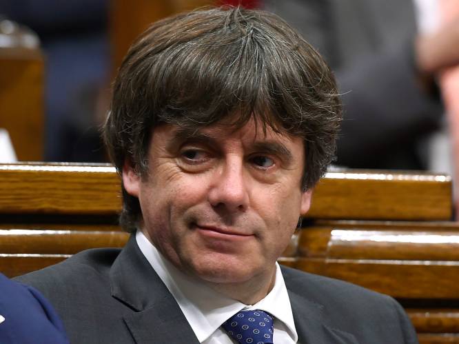 Catalaanse parlementsvoorzitter stelt eedaflegging Puigdemont uit, verwarring troef in Barcelona