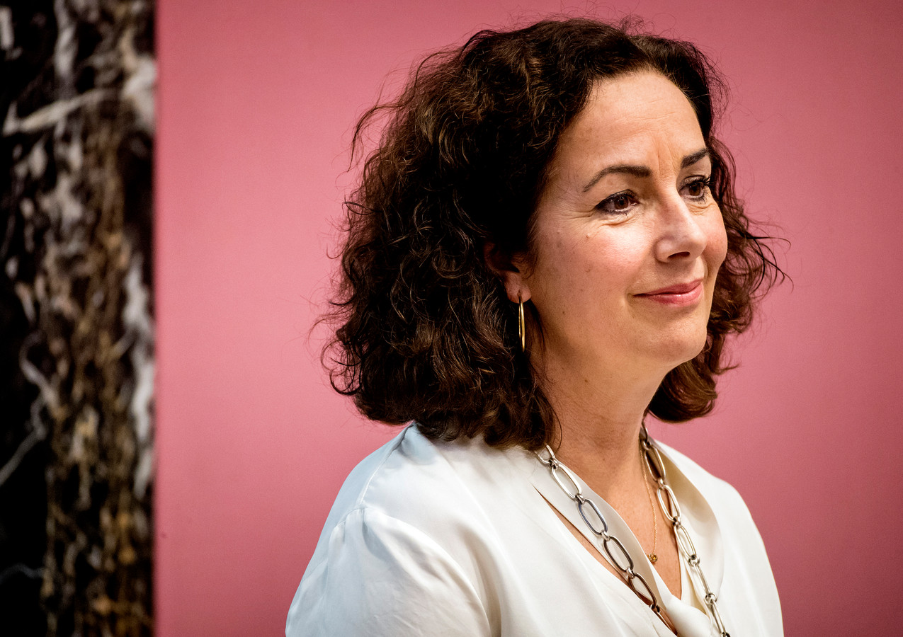 фемке халсема. мэр амстердама фемке халсема фото. халсема мэр амстердама. женщины-политики нидерландов. халсема мэр амстердама.