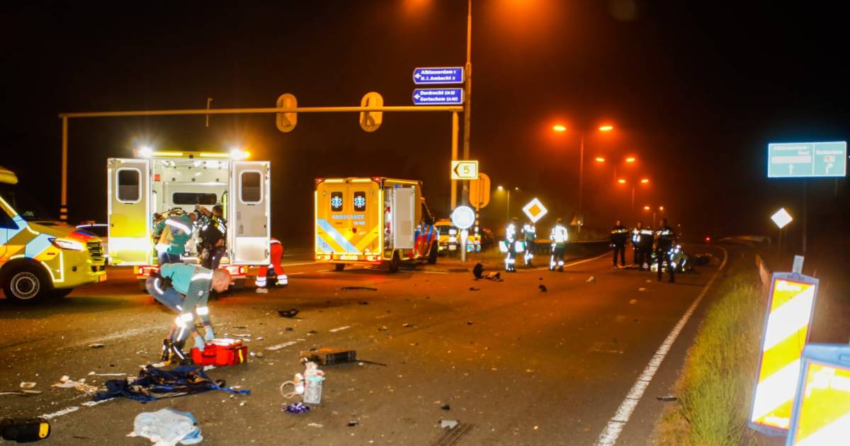 Vrouw komt om het leven bij aanrijding in Alblasserdam.