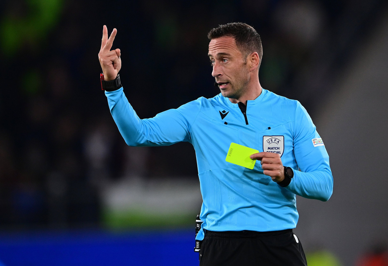 Portugese scheidsrechter Artur Dias krijgt dinsdag leiding in Wales-België | Foto | hln.be