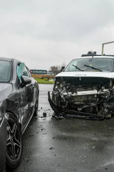 Botsing op N11 zorgt voor flinke file