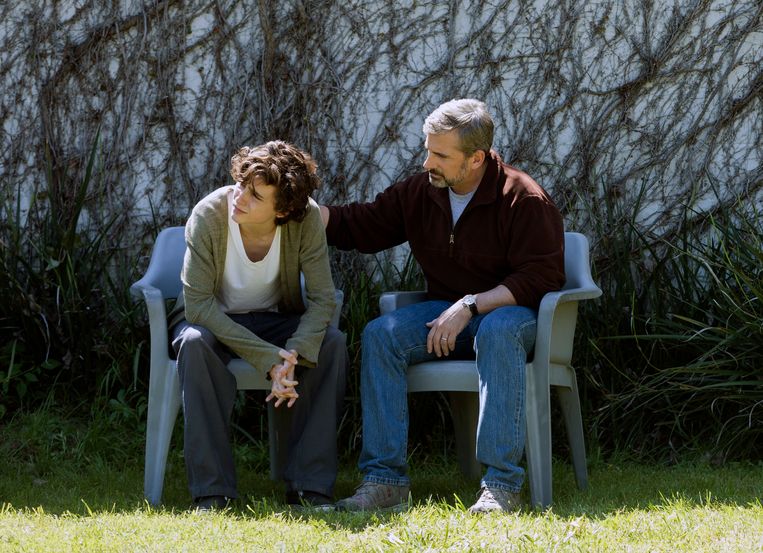 Timothée Chalamet en Steve Carell in ‘Beautiful Boy’. Beeld AP
