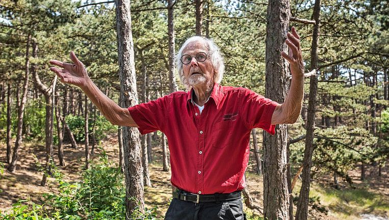 Bert Piloo, die zegt te worden gevoed door astraal licht, ontmoette het viertal twee keer. 'Ze zaten zo vol in hun lijden.' Beeld Guus Dubbelman/de Volkskrant