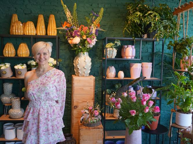 NET OPEN. Floriste Ria (53) verhuist naar eigen pand in Kasteelstraat: “Late carrièreswitch maar nog geen moment spijt gehad”