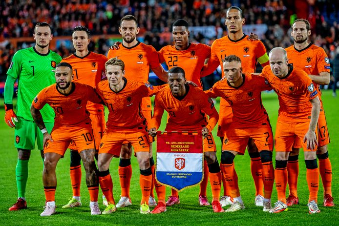 Diplomatieke kwesties Kansen bezorgdheid Oranje op Rapport | 'Flitsende' Danjuma met Memphis uitblinker in de Kuip | Nederlands  voetbal | AD.nl