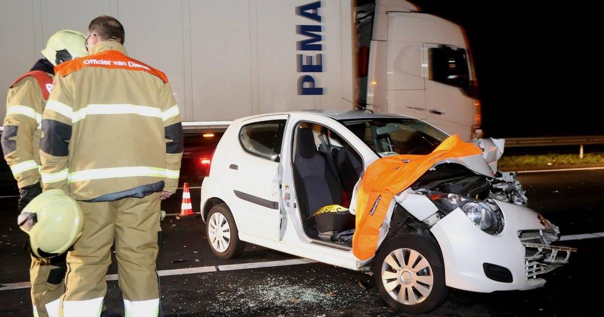 Drie ongelukken binnen korte tijd op A59, ook politieauto geramd.