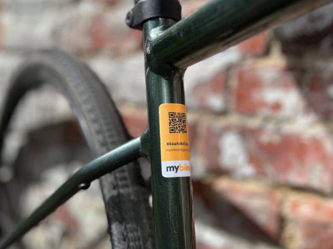 Nieuwe sticker om gestolen fiets makkelijk(er) terug te vinden: zo beveilig jij jouw fiets