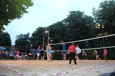UD en Wevo'70 slaan handen ineen: nieuw beachvolleybalcomplex in Weerselo