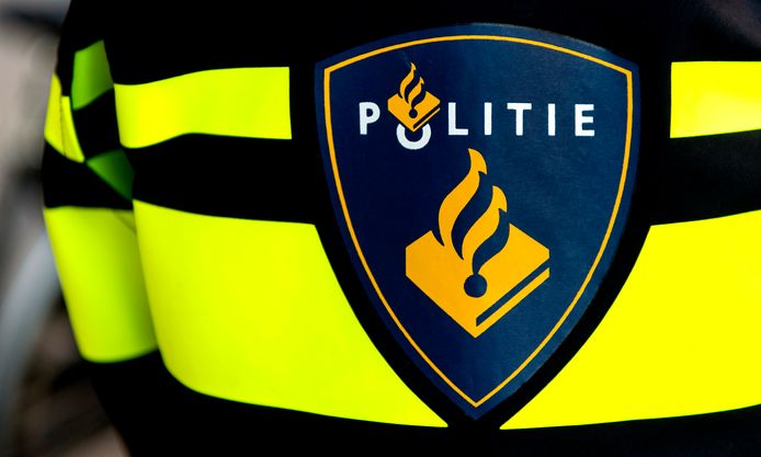 In het Nederlandse Goirle, dat grenst aan het Belgische Ravels, hebben politieagenten een verdachte neergeschoten na een achtervolging in het grensgebied met België.