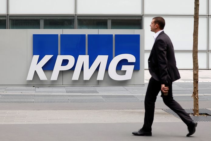 Dienstverlener KPMG voerde de studie uit. Zesennegentig procent van de Belgische CEO's gaat ervan uit dat hun bedrijf in de volgende drie jaar zal groeien. Daarmee zijn onze CEO's iets positiever dan het wereldwijde gemiddelde (90 procent) en het gemiddelde in de Benelux (80 procent).