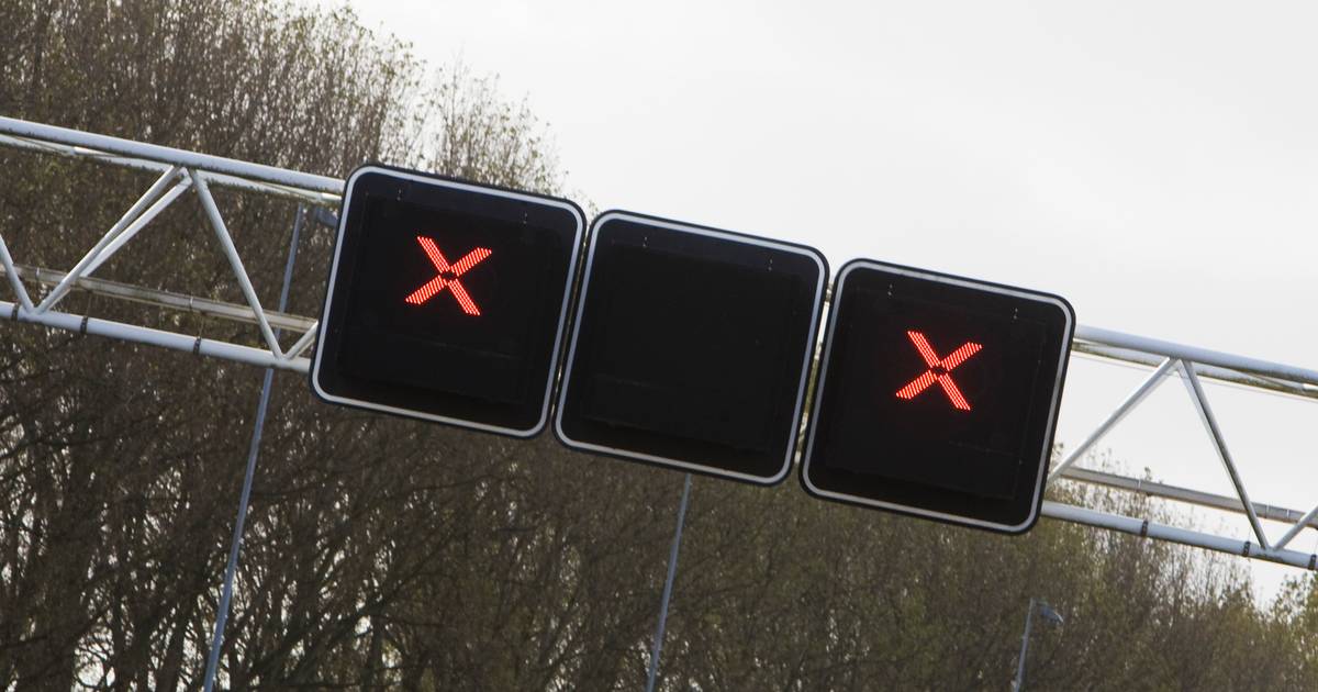 N279 gesloten bij Veghel door ongeluk met vrachtwagen.