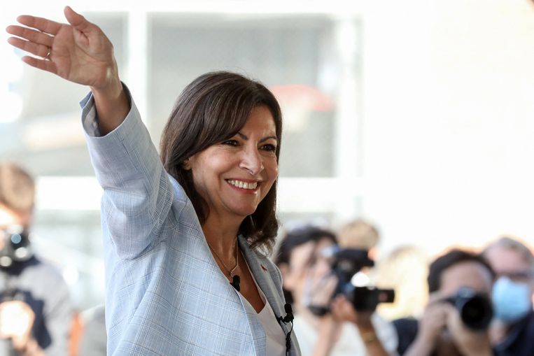 Anne Hidalgo maakt haar presidentiële ambitie bekend op een meeting in Rouen.  Beeld Photo News