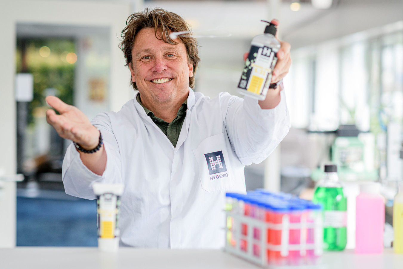 De ‘schoonste’ schoonmaakmiddelen ter wereld komen uit Enschede Foto tubantia.nl