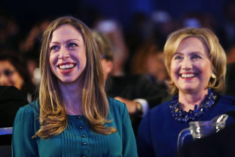 Chelsea en Hillary Clinton. Beeld EPA