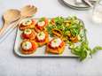Wat Eten We Vandaag: Kip Parmezaan met salade van gegrilde groenten