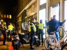 Politie verricht aanhoudingen in Dordts centrum en controleert op meerdere plekken auto's en scooters