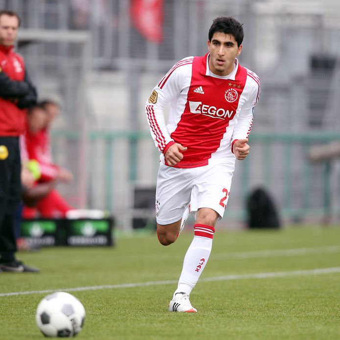 Aras Özbiliz als speler van Ajax.