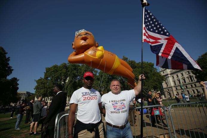 De reuzenballon met karikatuur van de Londense burgemeester was een reactie op de "Baby Trump" ballon waarvoor de burgervader in juli toestemming gaf tijdens het bezoek van de Amerikaanse president aan Groot-Brittannië