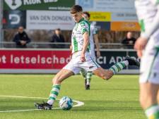 Kloetinge-voetballer Theunisse (20) heeft zich de wetten van het stoere seniorenvoetbal eigen gemaakt