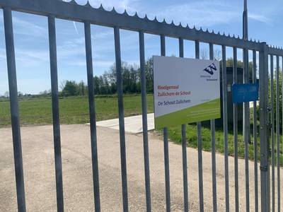 Ruim 5000 zonnepanelen in de polder bij Zuilichem, op terrein van het waterschap