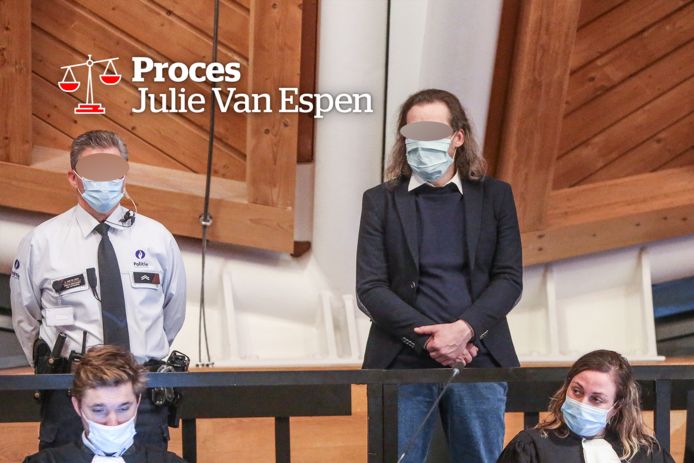 Beschuldigde Steve Bakelmans op de eerste dag van het proces in de zaak-Julie Van Espen