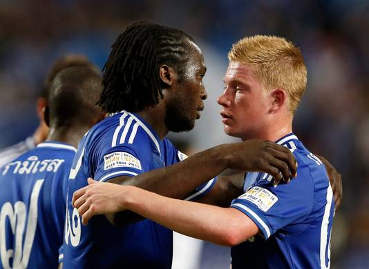 Romelu Lukaku en Kevin de Bruyne als teamgenoten bij Chelsea in juli 2013.
