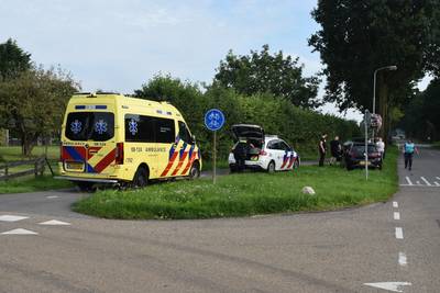 Gewonde afgevoerd naar ziekenhuis na botsing bij Kerkwijk