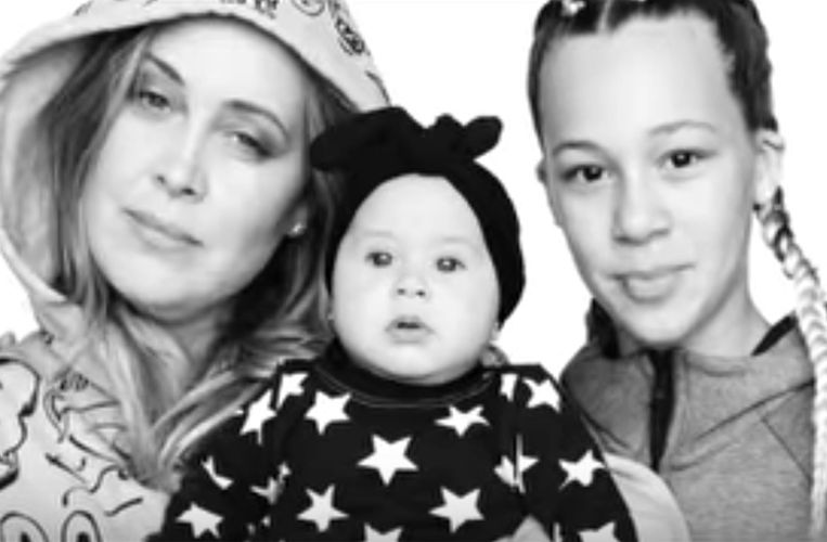 Wat een gezinsgeluk Anouk danst met