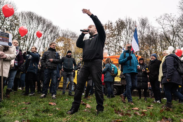 Michel Reijinga tijdens een coronaprotest in Utrecht, 4 december 2021.  Beeld Joris van Gennip