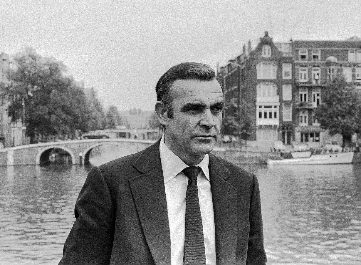 Sean Connery tijdens opnames Diamonds are Forever in Amsterdam.