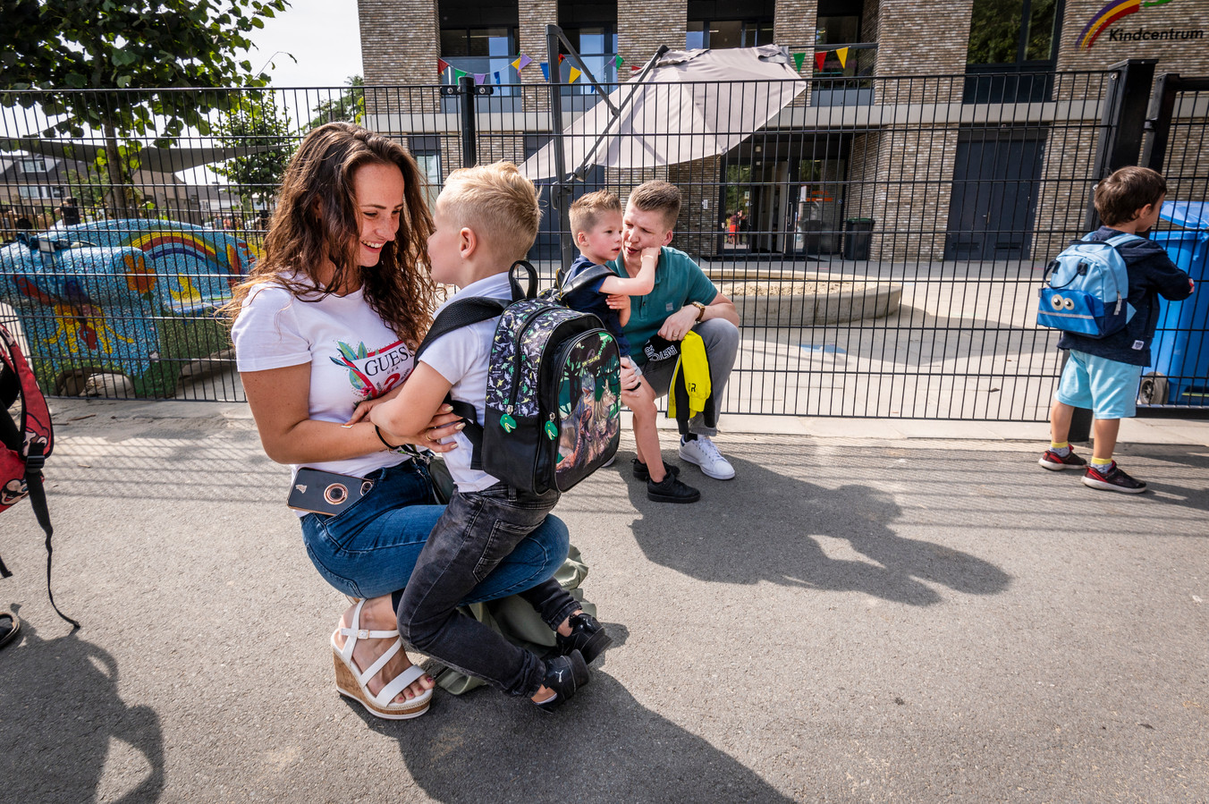 Eerste schooldag spannend voor kleuters én voor ouders Foto bd.nl