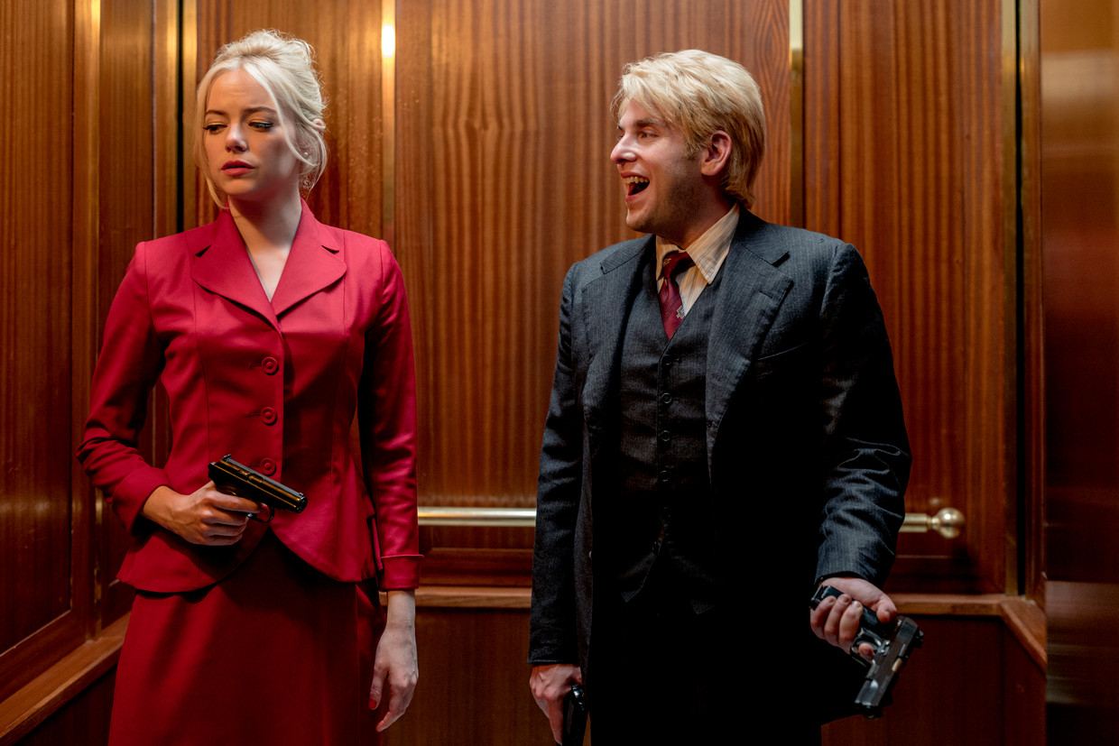 Emma Stone en Jonah Hill - eerder al samen te zien in de komedie Superbad - in een van de vele droombeelden uit Maniac. Beeld RV