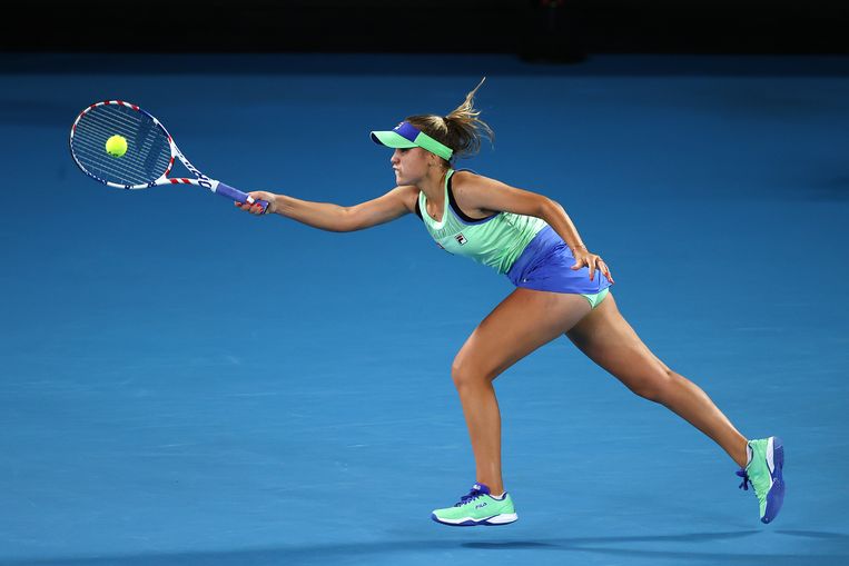Sofia Kenin zaterdag in actie in de finale van het Australian Open, tegen Garbiñe Muguruza. Beeld Getty Images