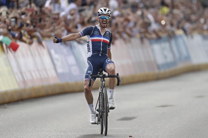 Alaphilippe bij z'n tweede wereldtitel in Leuven vorig jaar.